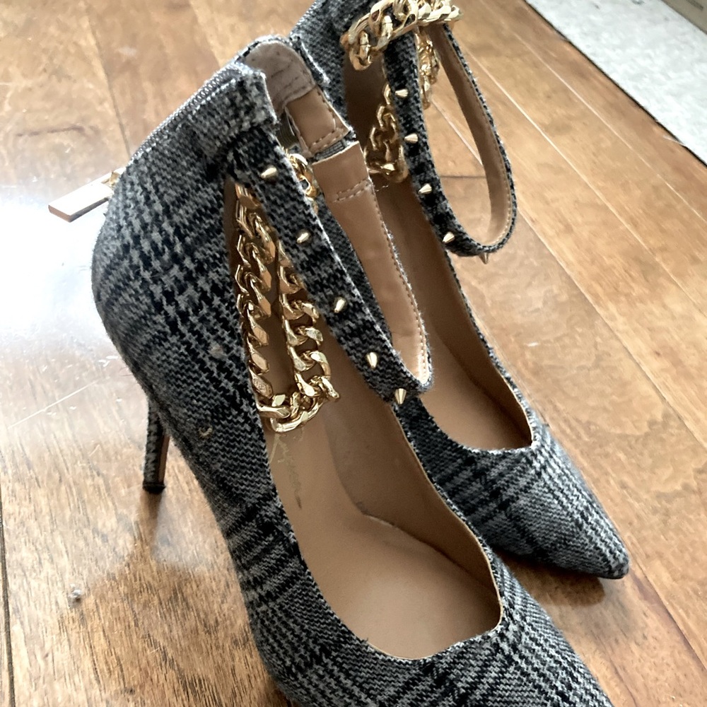 Jessica Simpson wool plaid high heel with ankle bracelet and zipper back